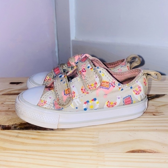 Party Llama All Star Converses - Picture 1 of 7